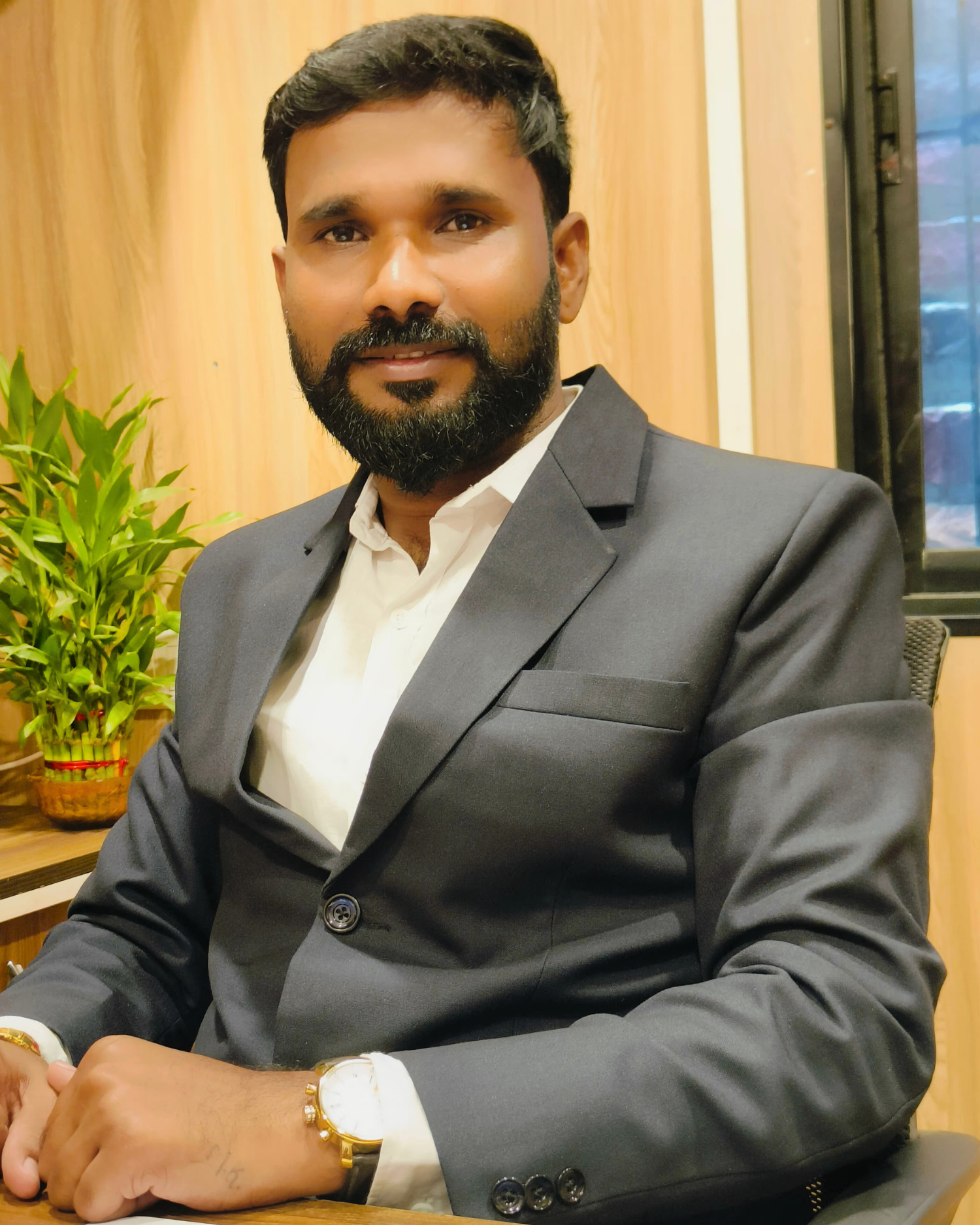 Laxman Vhadade, Resale Expert Founder